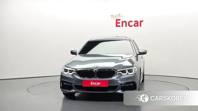 BMW 5 Series (G30) id 3761046 из Кореи 13