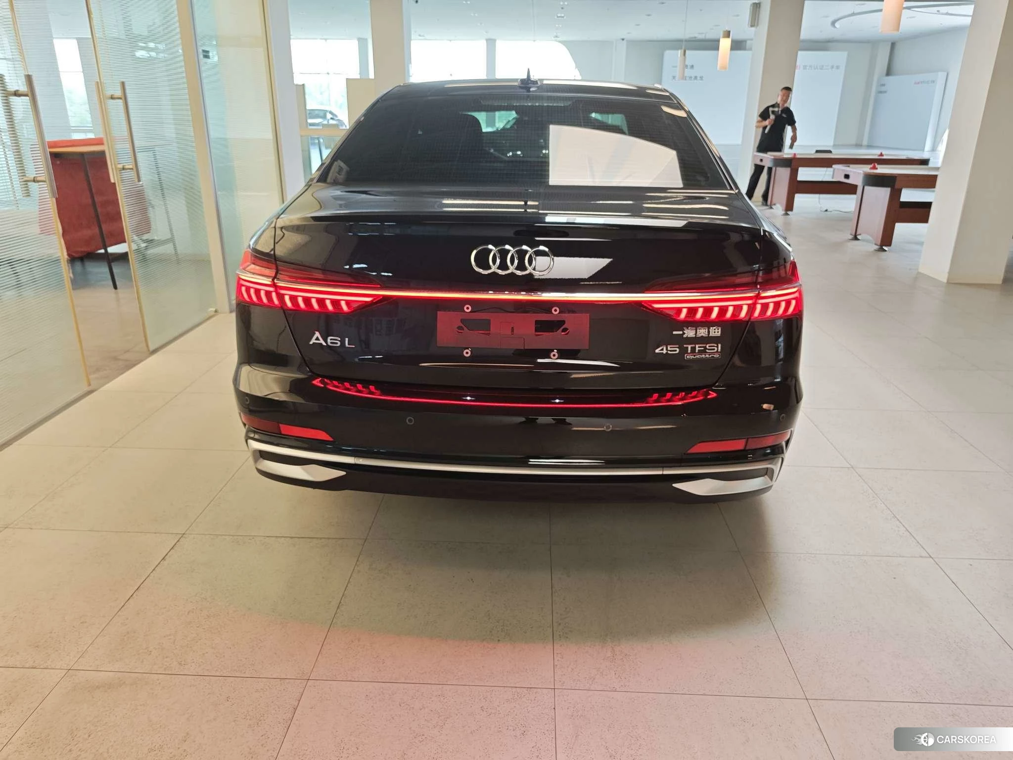 Audi A6L 2022 Черный из Китая, фото 3