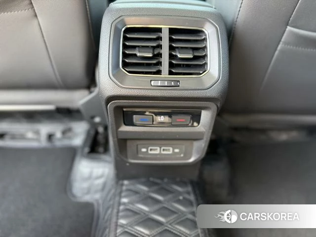 Volkswagen Tiguan L id 4276941 из Китая 16