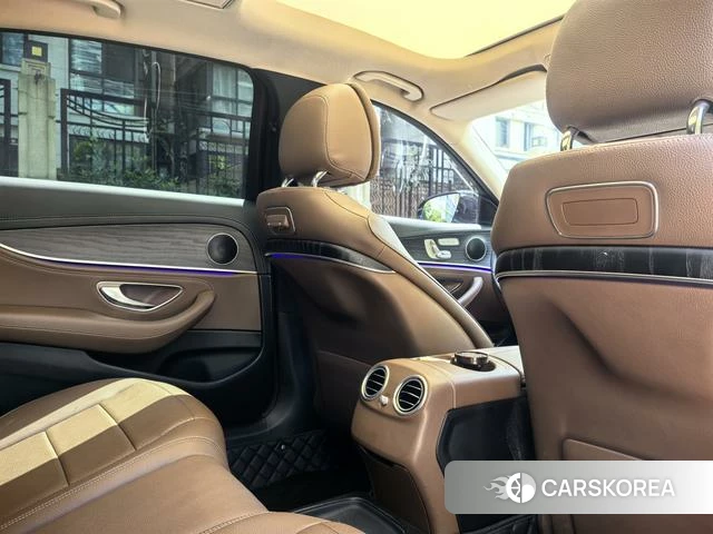 Mercedes-Benz E-class id 4212627 из Китая 9