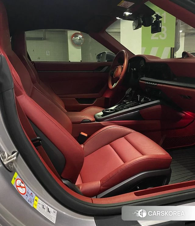 Porsche 911(992) 2022 Серебряный из Кореи, фото 3