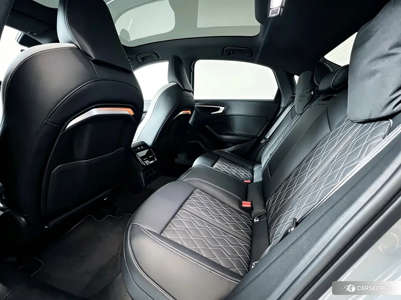 Audi A5L id 4654962 из Китая 16