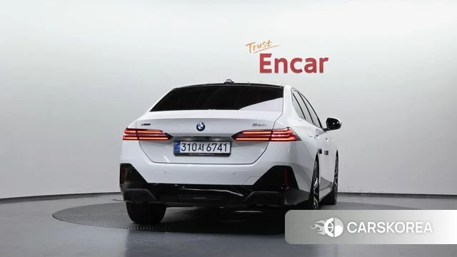BMW 5 Series (G60) id 4639935 из Кореи 23