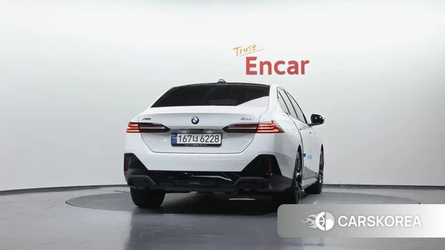 BMW 5 Series (G60) id 3864544 из Кореи 13