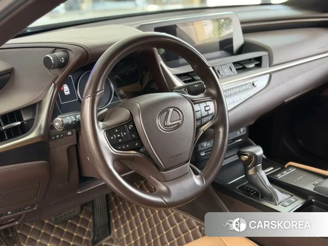 Lexus ES id 4274418 из Китая 14