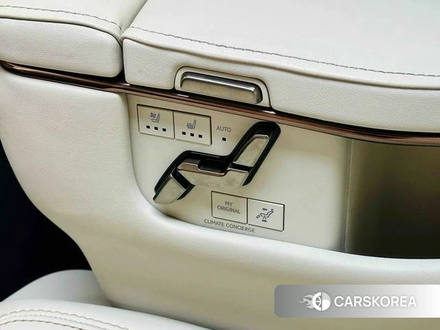 Lexus LM id 4260796 из Китая 13