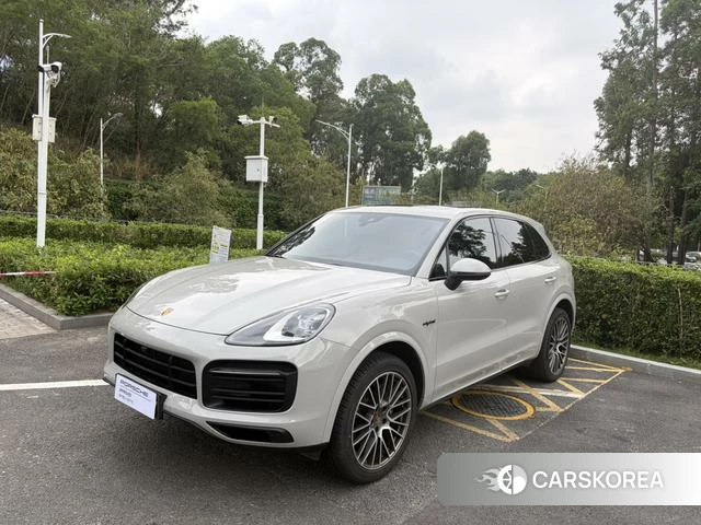 Porsche Cayenne E-Hybrid 2023 Серебристо-серый из Китая, фото 5
