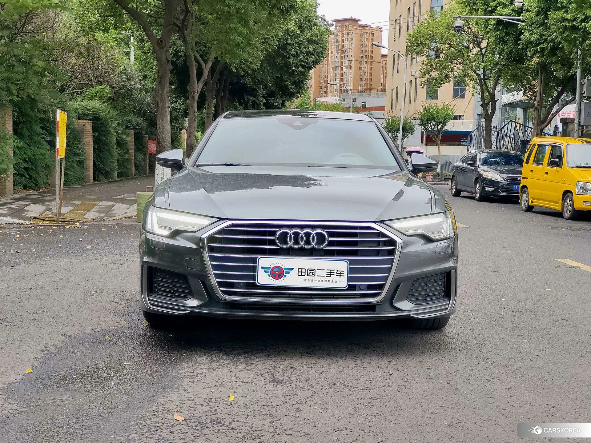 Audi A6L 2020 Темно-серый из Китая, фото 4