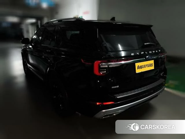 Ford Explorer 2023 Черный из Китая, фото 3