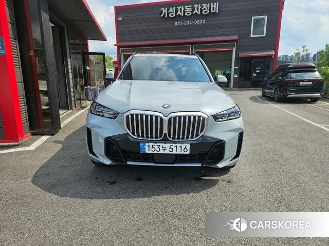 BMW X5 (G05) 2024 Светло-серебряный цвет из Кореи, фото 5