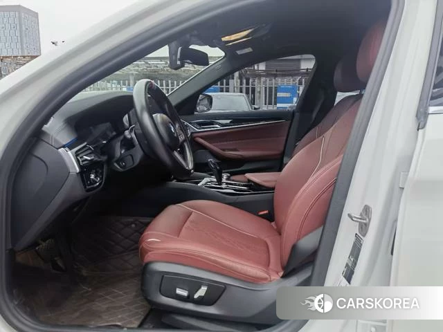 BMW 5 series 2023 Белый из Китая, фото 3