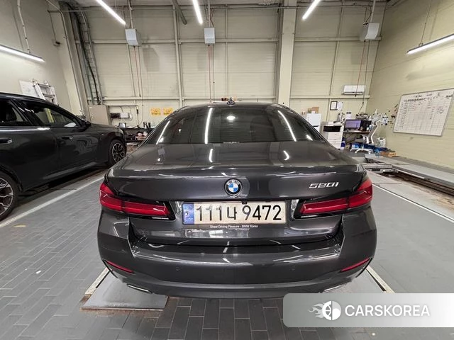 BMW 5 Series (G30) 2021 Серый из Кореи, фото 3