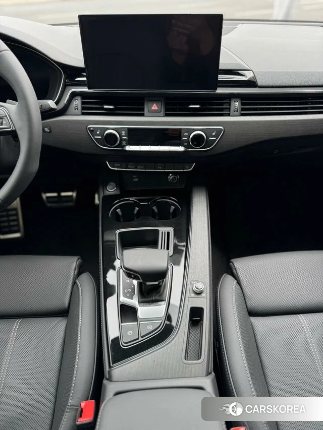 Audi A4L 2023 Белый из Китая, фото 3