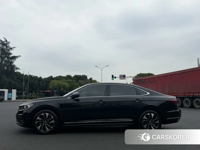 Volkswagen Passat 2021 Черный из Китая, фото 3