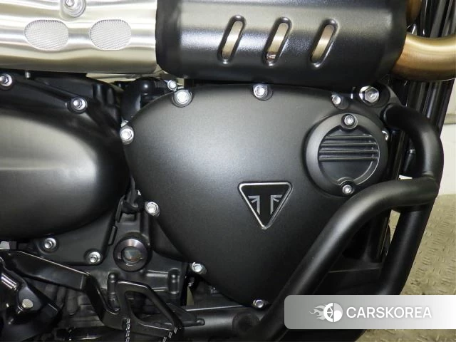 Engine photo