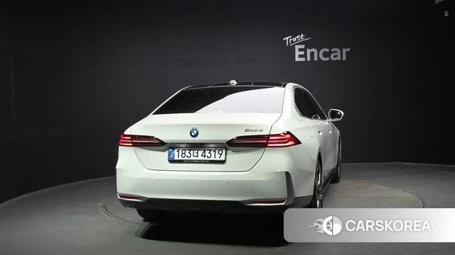 BMW 5 Series (G60) id 4655403 из Кореи 23