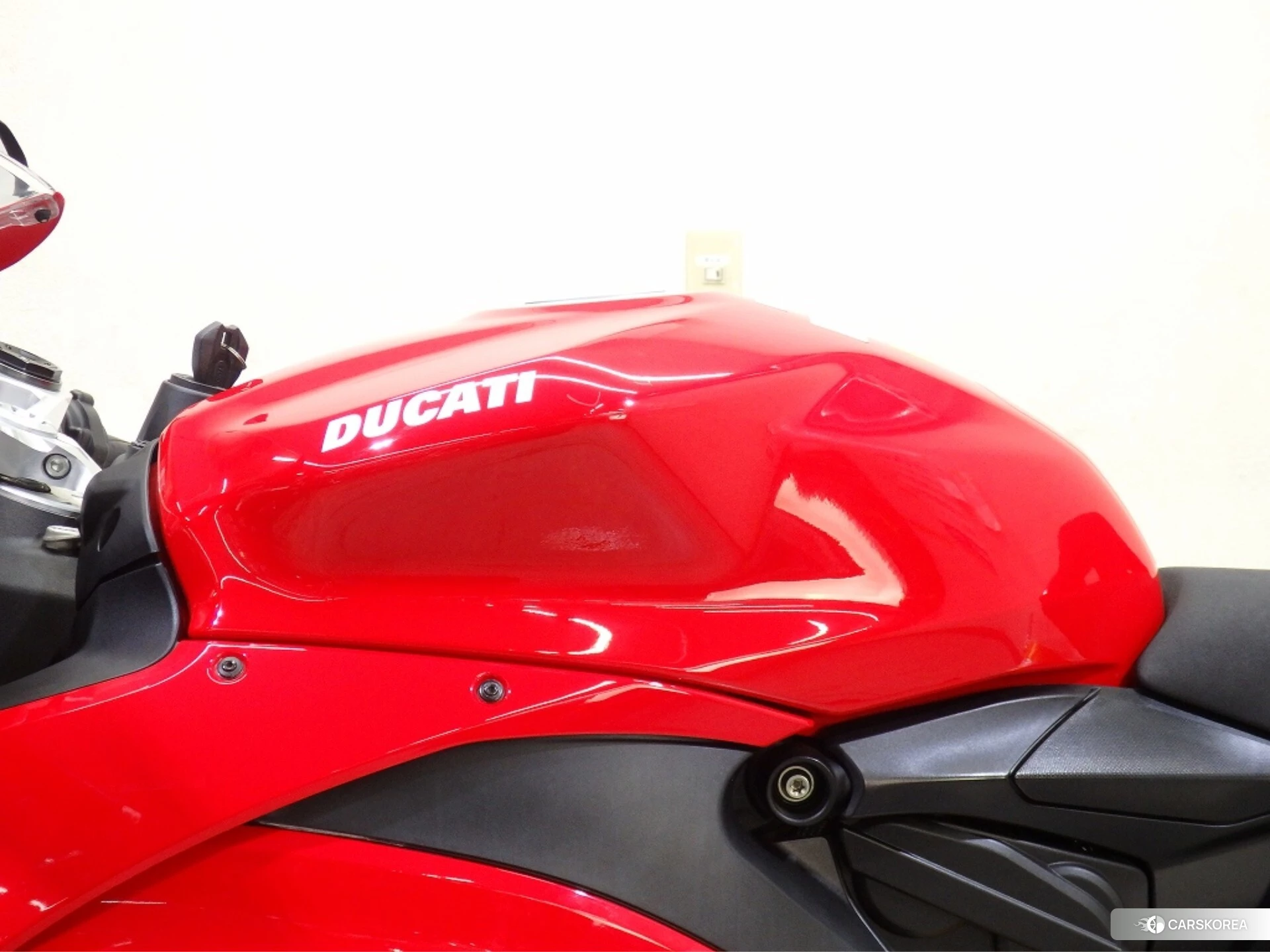 Ducati PANIGALE V2 id 3952001 из Японии 23