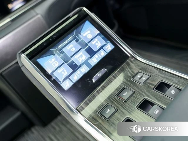 Lexus LM id 4262244 из Китая 10