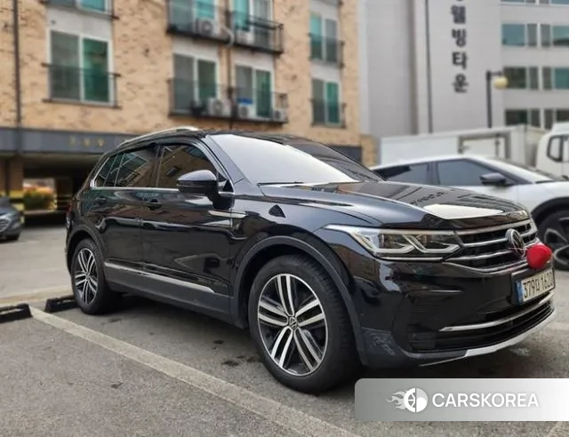 Volkswagen Tiguan second Generation 2021 Черный из Кореи, фото 3