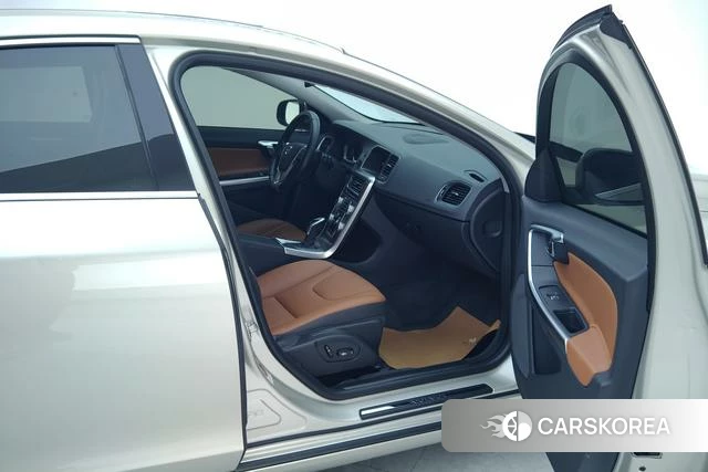 Volvo S60 id 3919318 из Китая 10