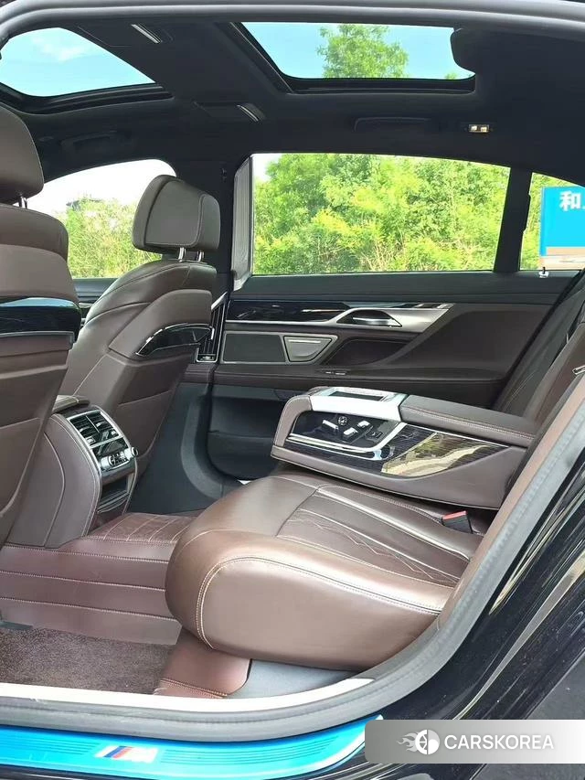 BMW 7 series 2022 Черный из Китая, фото 3