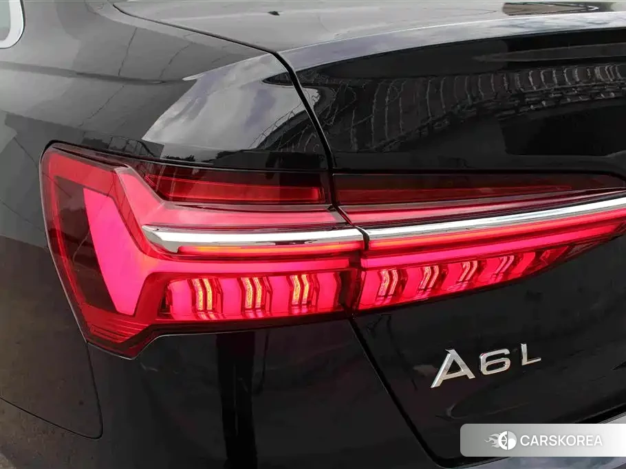 Audi A6L id 4669395 из Китая 9