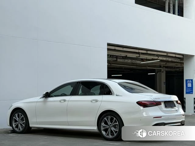 Mercedes-Benz E-class 2022 Белый из Китая, фото 3
