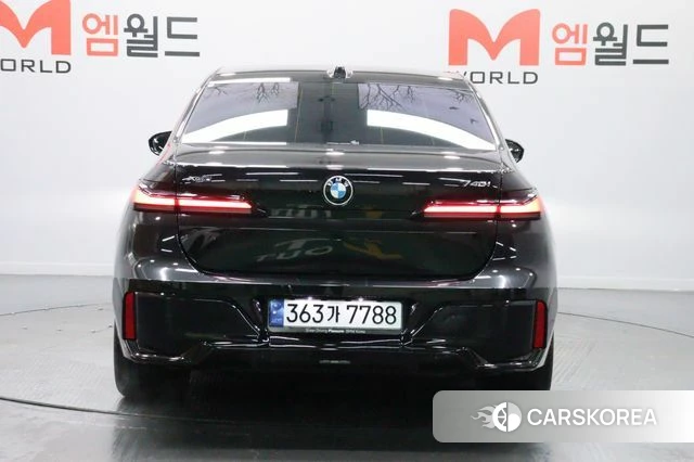 BMW 7 Series (G70) id 3919628 из Кореи 13