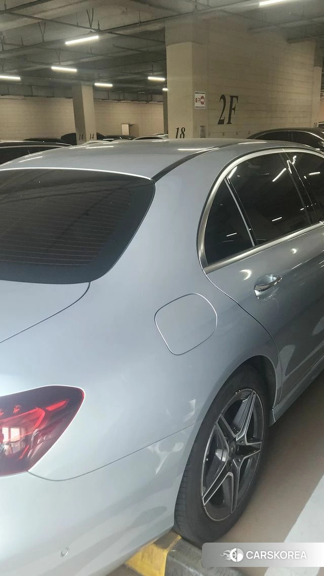 Mercedes-Benz E-Class W213 2023 Серебристо-серый из Кореи, фото 3