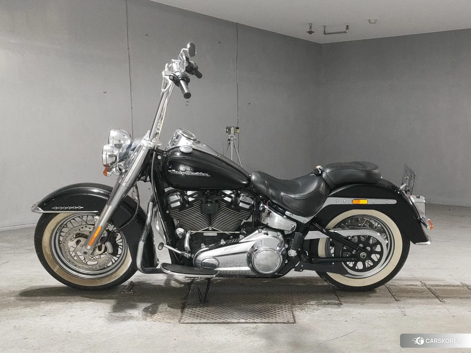 Проданный Harley-Davidson Softail Deluxe FLDE1750 2019 из Японии, фото 2