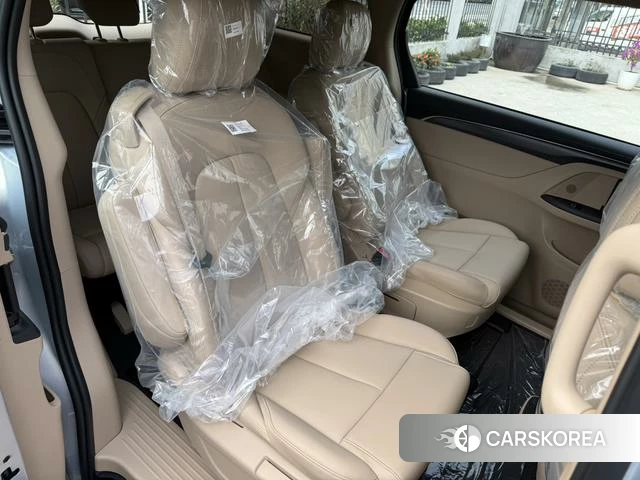 Buick GL8 2025 Серебристо-серый из Китая, фото 4