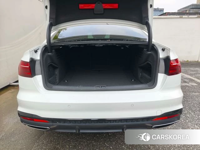 Audi A4L id 4263917 из Китая 10