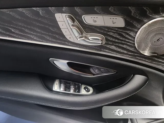 Mercedes-Benz E-Class W213 2023 Белый из Кореи, фото 3