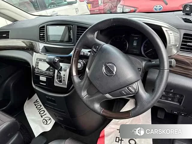 Nissan Elgrand 2018 из Японии, фото 3