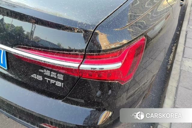 Audi A6L id 4271914 из Китая 10