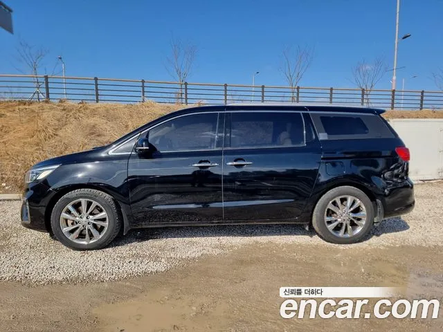 Kia The New Carnival id 2478398 из Кореи 13