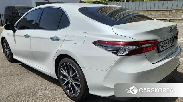 Toyota Camry (XV70) 2023 Белый из Кореи, фото 4