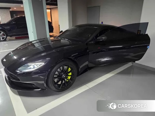 Aston Martin DB11 id 3153121 из Кореи 3