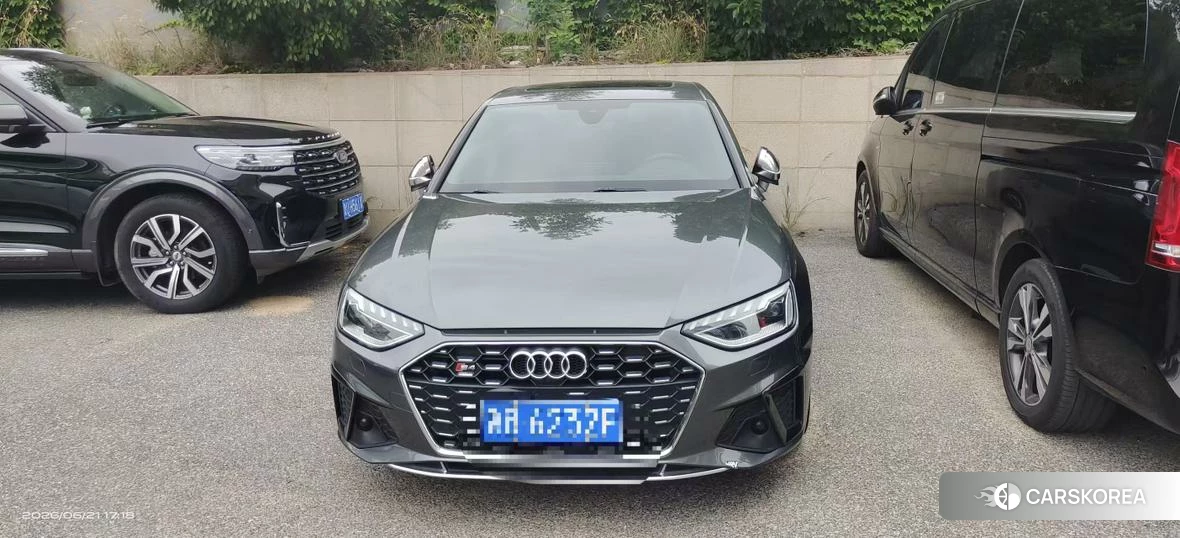Audi S4 2020 Темно-серый из Китая, фото 4