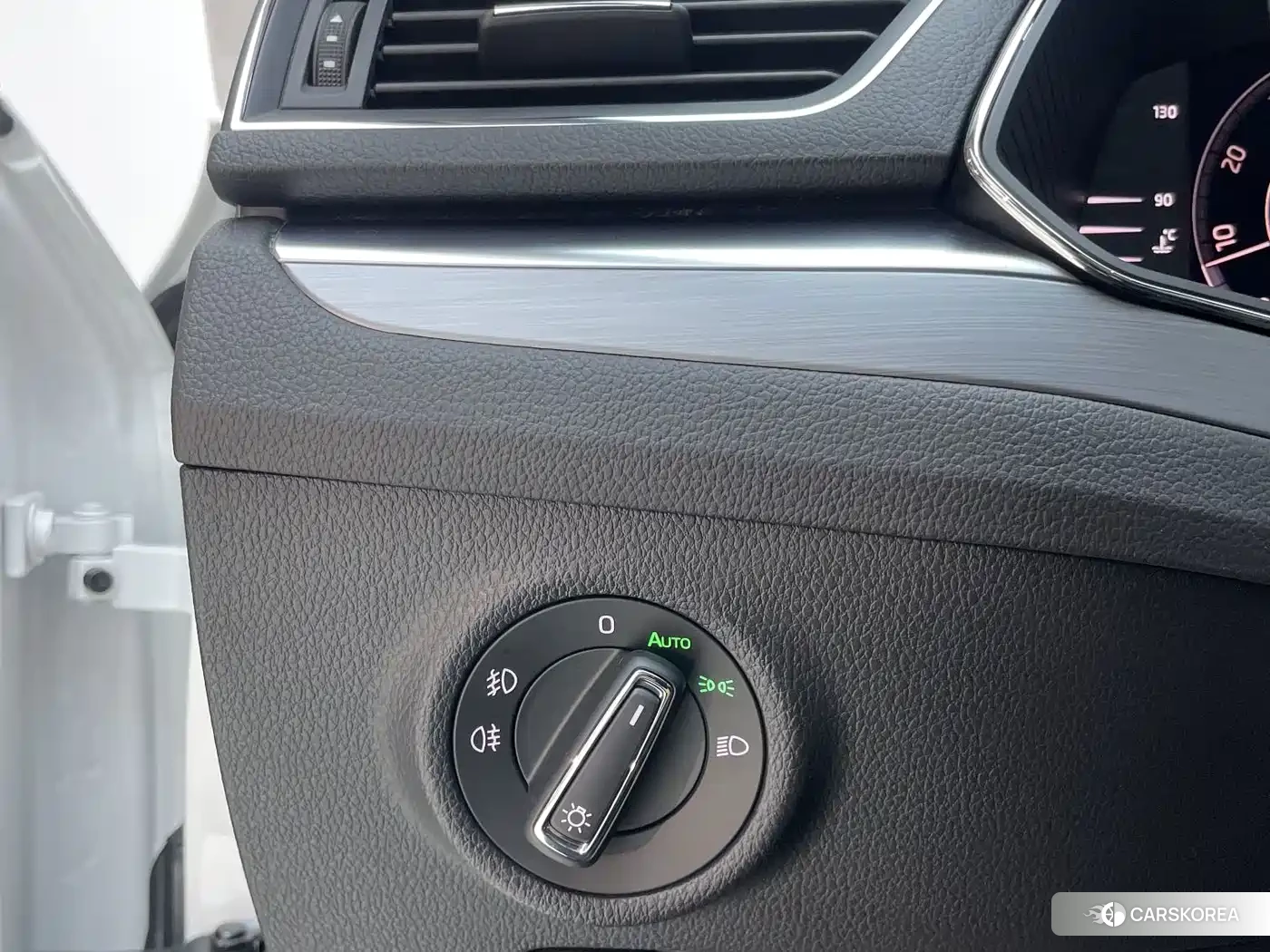 Skoda Superb id 4601761 из Китая 23