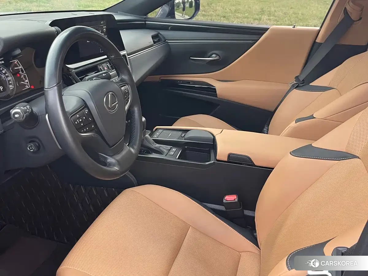 Lexus ES 2021 Silver/gray из Китая, фото 3