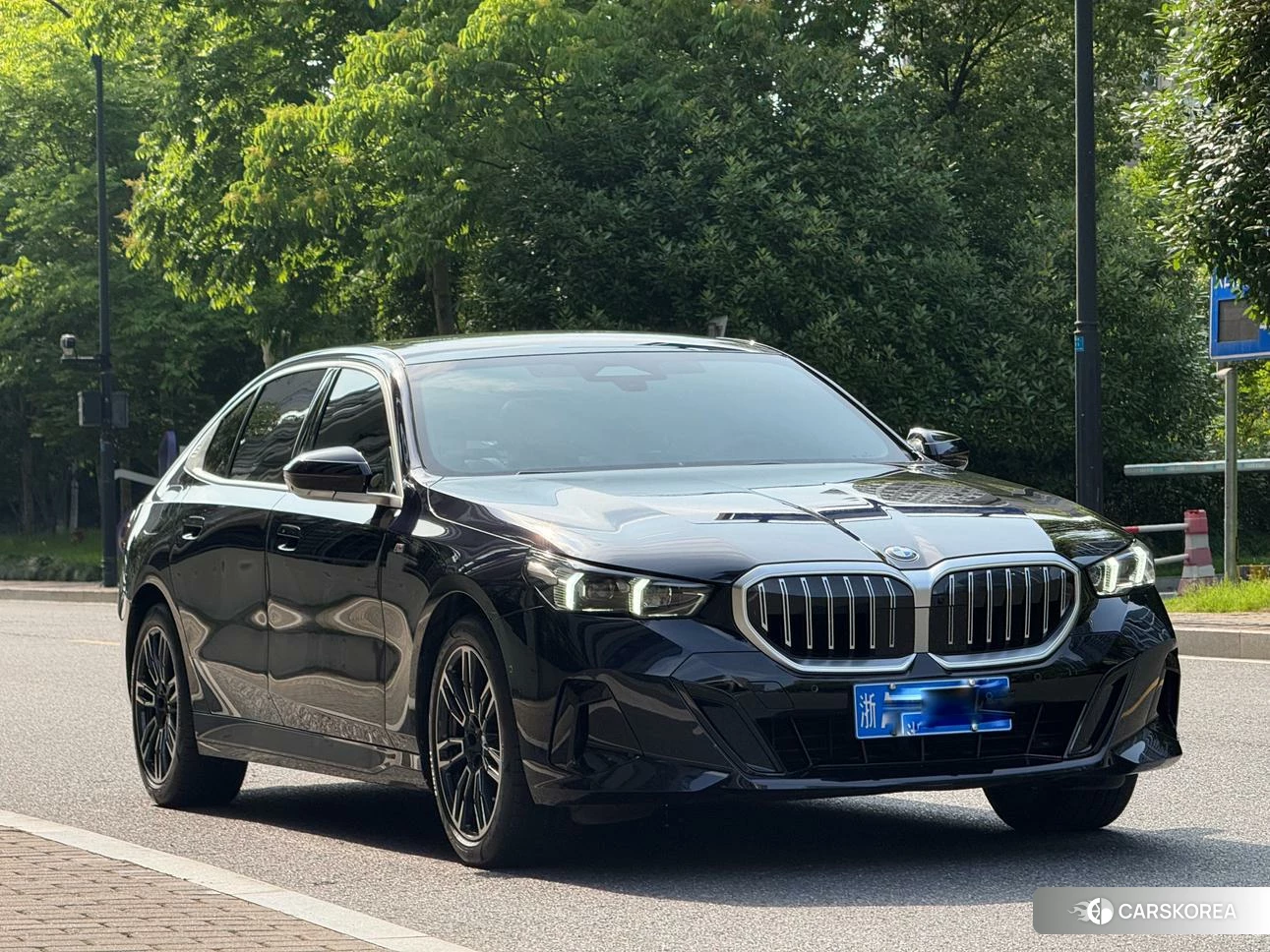BMW 5 series 2024 Черный из Китая, фото 3