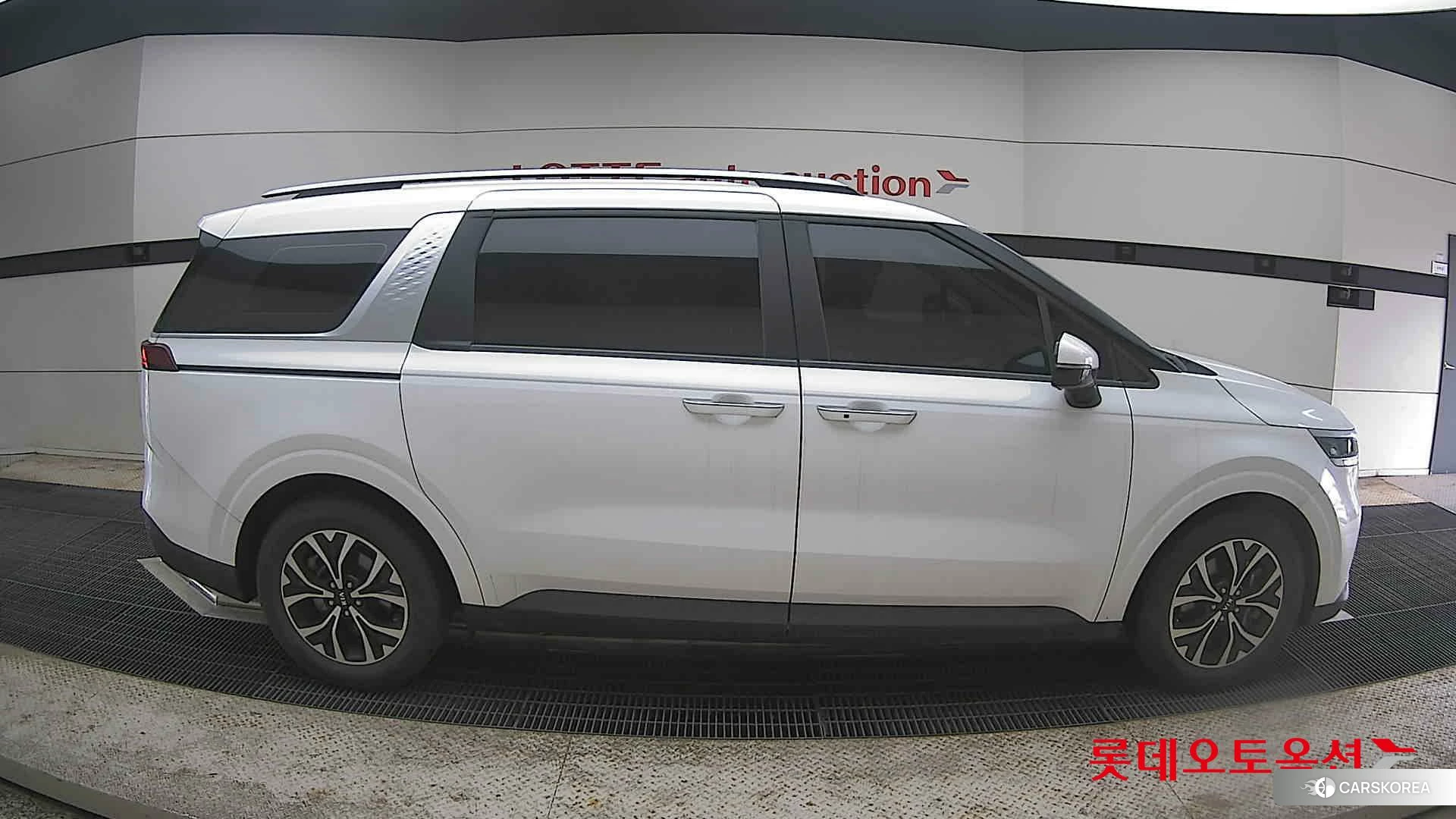 Kia Carnival id 4312642 из Кореи 23