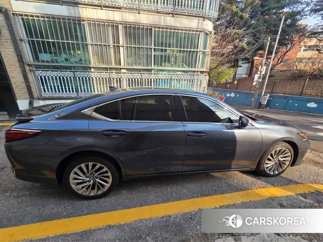 Lexus ES300h 7th generation 2023 Серый из Кореи, фото 4