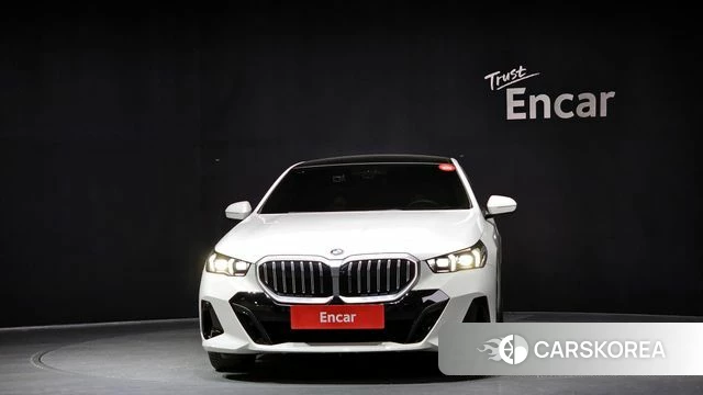 BMW 5 Series (G60) id 4177789 из Кореи 13