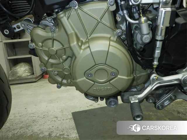 Engine photo