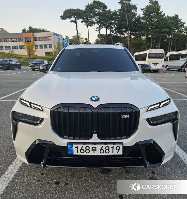 BMW X7 (G07) 2023 Белый из Кореи, фото 3