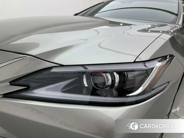 Lexus ES id 4291492 из Китая 23