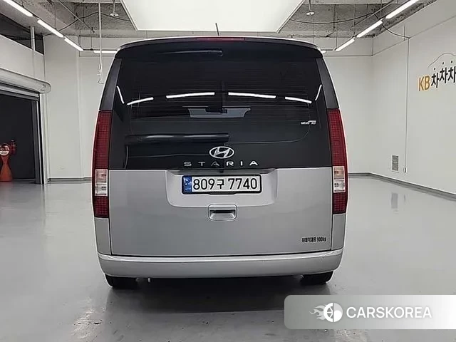 Hyundai Staria 2022 Серебряный из Кореи, фото 6