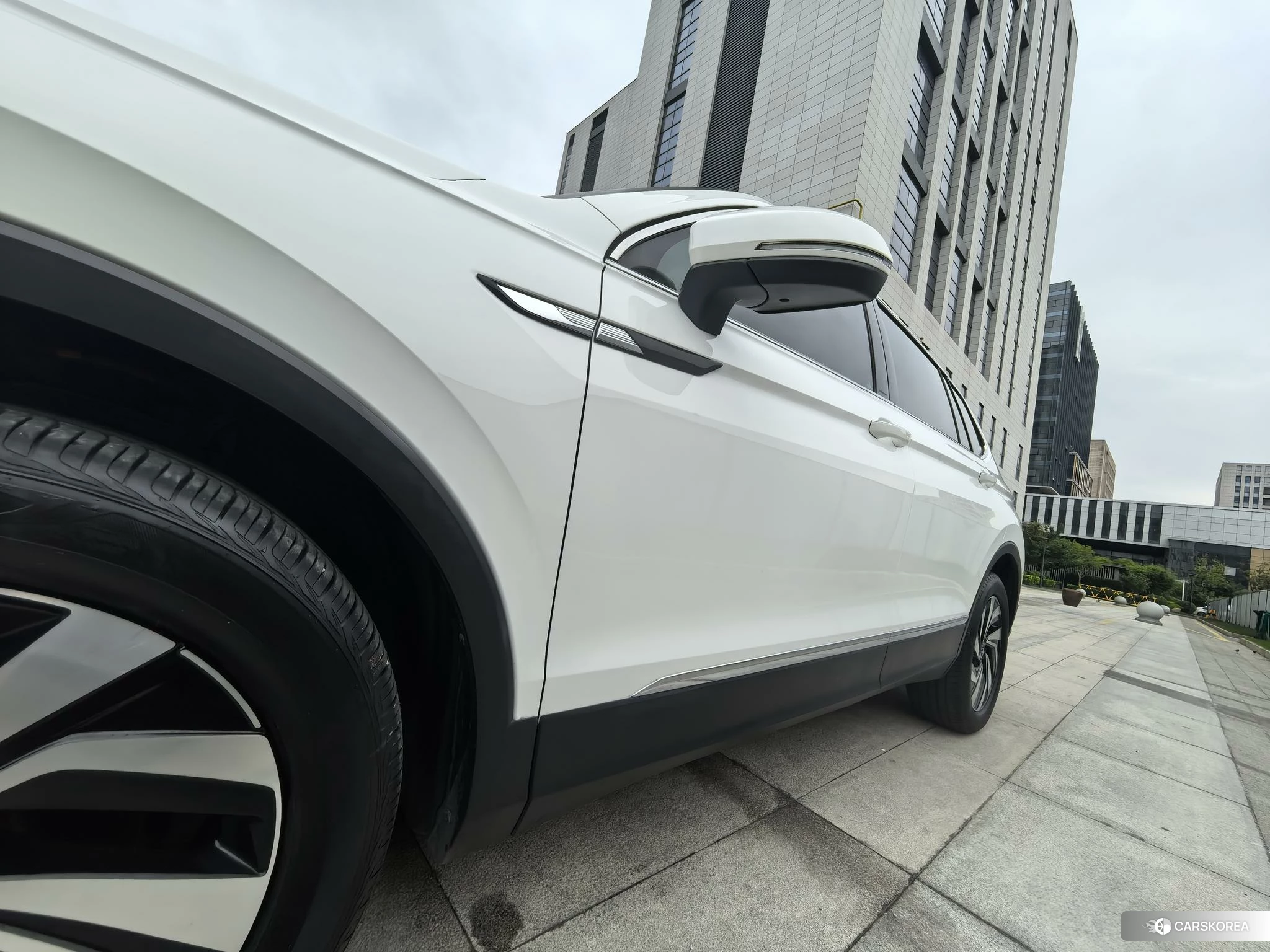 Volkswagen Tiguan L id 4510616 из Китая 10